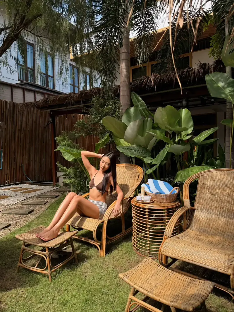 Resting in the garden at R8ST Wat Ket